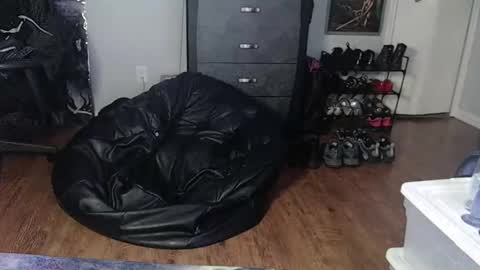 Snapshot of creamy_lust chatting on February 2, 2025, 5:32 am Sylvia online show from February 2, 2025, 5:32 am