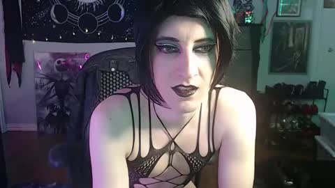 Snapshot of creamy_lust chatting on February 23, 2025, 1:13 am Sylvia online show from February 23, 2025, 1:13 am