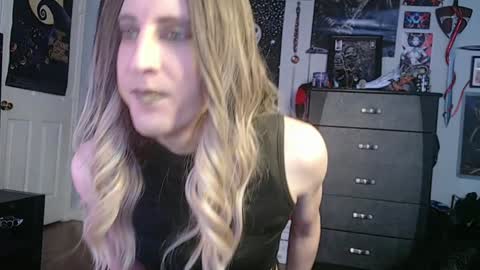 Snapshot of creamy_lust chatting on February 26, 2025, 12:38 am Sylvia online show from February 26, 2025, 12:38 am