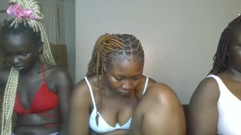 creamy_pie1 online show from February 27, 2026, 5:18 am