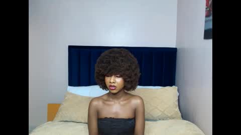 Snapshot of creamybabee chatting on October 5, 2025, 9:40 am queen online show from October 5, 2025, 9:40 am