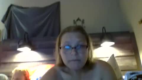 Heather online show from September 19, 2025, 2:57 am