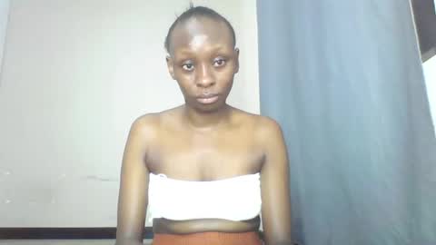 Snapshot of creamypitches chatting on November 2, 2025, 6:10 pm creamy pussy online show from November 2, 2025, 6:10 pm