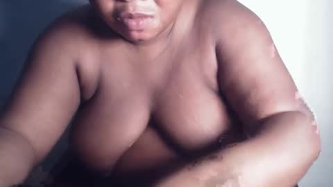 Snapshot of creamyposh1 chatting on February 20, 2026, 6:41 pm creamyposh1 online show from February 20, 2026, 6:41 pm