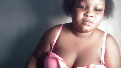 Snapshot of creamyposh1 chatting on February 21, 2026, 5:47 pm creamyposh1 online show from February 21, 2026, 5:47 pm