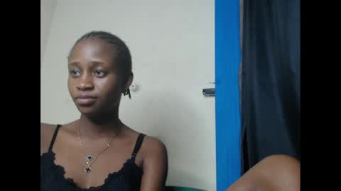 creamyxmuffin online show from March 1, 2025, 9:59 pm