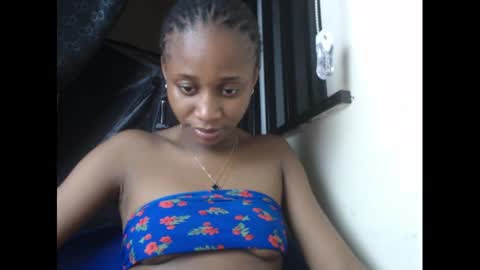 creamyxmuffin online show from March 5, 2025, 7:49 pm