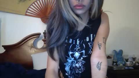 bunni xoxo online show from March 31, 2026, 7:14 pm