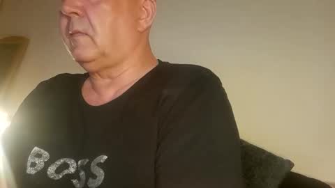 creems2 online show from February 23, 2025, 4:39 am