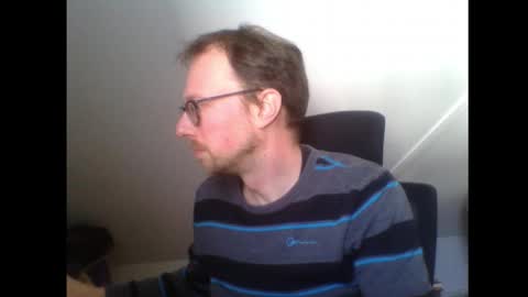 Snapshot of creloxp chatting on March 7, 2025, 1:29 pm creloxp online show from March 7, 2025, 1:29 pm