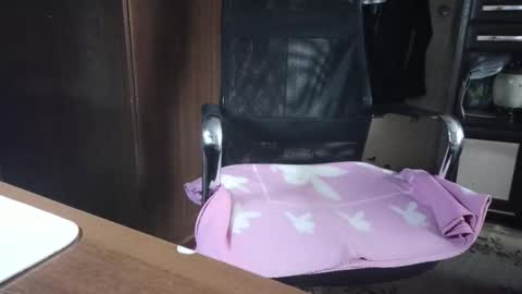 cremjee  online show from March 13, 2026, 2:45 pm