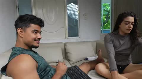 Crimson heart online show from October 1, 2025, 2:01 pm