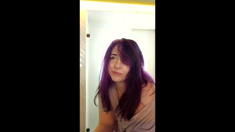 Crimson Kitten online show from May 11, 2026, 5:32 pm