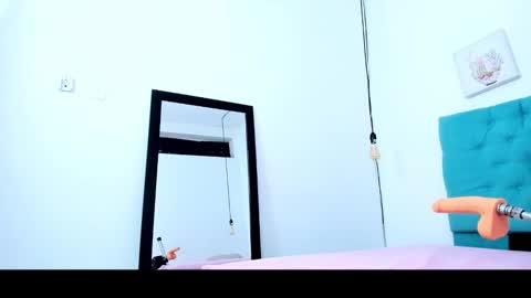 cris_dulce online show from November 20, 2025, 4:18 pm