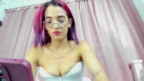 cris_dulce online show from May 8, 2026, 8:47 pm