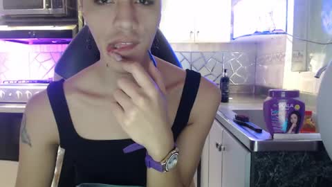 Cristina Onazis online show from April 26, 2026, 5:21 pm