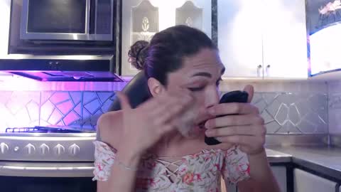 Cristina Onazis online show from May 25, 2026, 5:52 pm