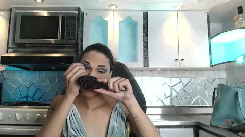 Cristina Onazis online show from May 28, 2026, 5:43 pm