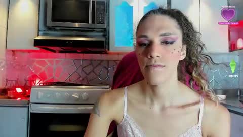 Snapshot of crisozzz chatting on June 10, 2026, 7:13 pm Cristina Onazis online show from June 10, 2026, 7:13 pm