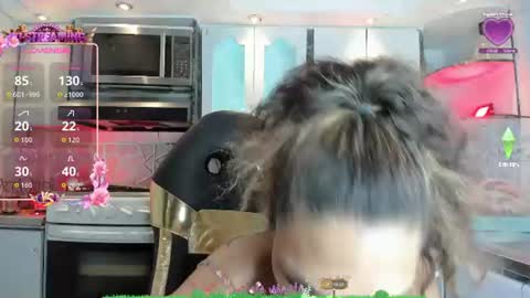 Snapshot of crisozzz chatting on June 15, 2026, 6:10 pm Cristina Onazis online show from June 15, 2026, 6:10 pm