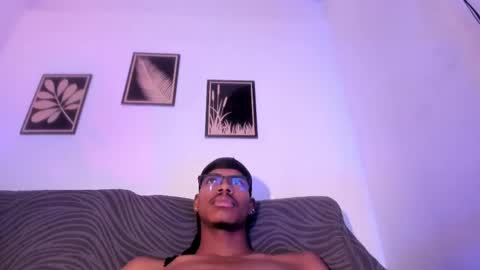criss_zuri online show from May 5, 2026, 2:14 pm