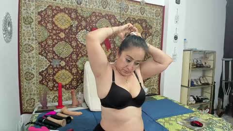 Snapshot of cristal_18xxx chatting on January 4, 2025, 7:23 pm Cristal online show from January 4, 2025, 7:23 pm