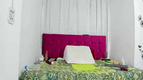 Snapshot of cristal_18xxx chatting on February 13, 2025, 1:50 am Cristal online show from February 13, 2025, 1:50 am