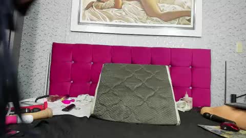 Snapshot of cristal_18xxx chatting on September 10, 2025, 3:01 pm Cristal online show from September 10, 2025, 3:01 pm