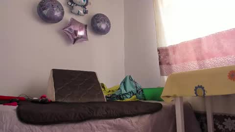 Snapshot of cristal_18xxx chatting on October 20, 2025, 6:52 pm Cristal online show from October 20, 2025, 6:52 pm