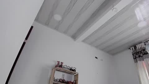 Snapshot of cristal_18xxx chatting on December 17, 2025, 12:33 pm Cristal online show from December 17, 2025, 12:33 pm