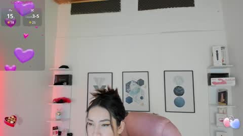 Cristal online show from February 9, 2025, 4:04 am