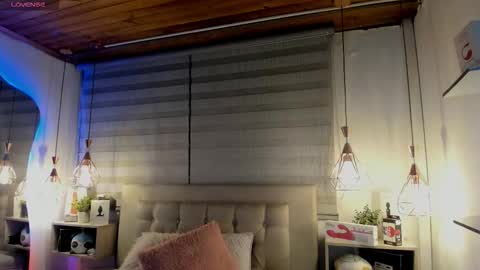 Snapshot of cristal__hot_1 chatting on October 3, 2025, 5:04 am Cristal online show from October 3, 2025, 5:04 am