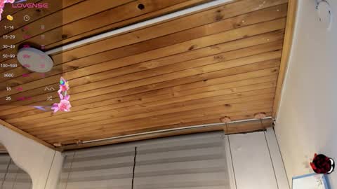 Snapshot of cristal__hot_1 chatting on October 12, 2025, 4:33 am Cristal online show from October 12, 2025, 4:33 am