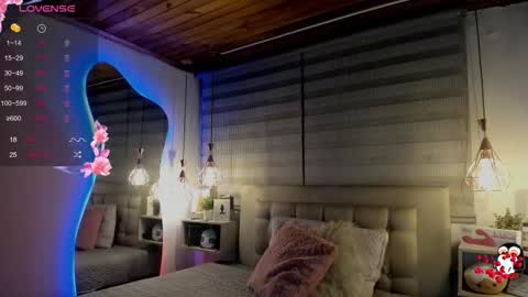 Snapshot of cristal__hot_1 chatting on October 17, 2025, 5:10 am Cristal online show from October 17, 2025, 5:10 am