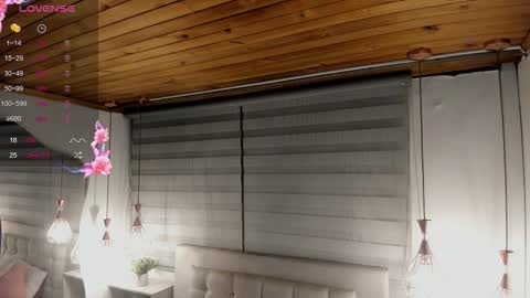 Snapshot of cristal__hot_1 chatting on October 19, 2025, 4:02 am Cristal online show from October 19, 2025, 4:02 am