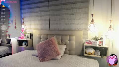 Snapshot of cristal__hot_1 chatting on October 25, 2025, 4:53 am Cristal online show from October 25, 2025, 4:53 am