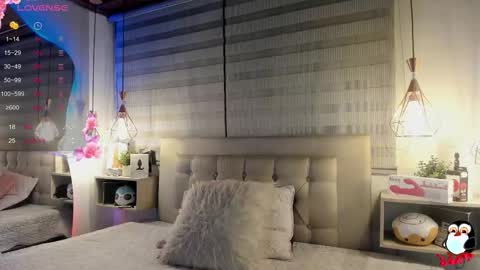 Snapshot of cristal__hot_1 chatting on October 27, 2025, 4:05 am Cristal online show from October 27, 2025, 4:05 am