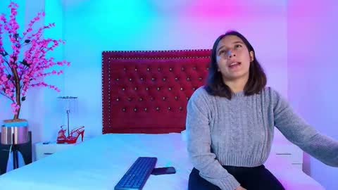 cristal_and_luke online show from February 4, 2026, 3:45 am