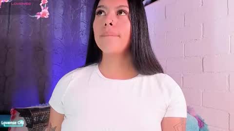 Snapshot of cristal_dark_ chatting on December 19, 2025, 10:06 pm Cris online show from December 19, 2025, 10:06 pm