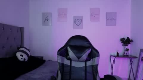 Snapshot of cristal_hilton_10 chatting on May 26, 2026, 3:35 am Alejandra from Wednesday to Saturday from 1000 pm to 400 am Colombian hour online show from May 26, 2026, 3:35 am