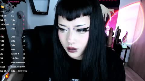 Cris online show from November 2, 2025, 5:48 pm