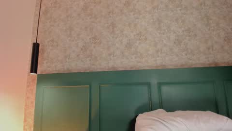 Snapshot of cristal_roberts_ chatting on October 3, 2025, 12:57 pm Cristal  online show from October 3, 2025, 12:57 pm