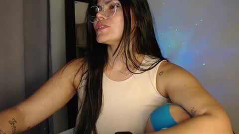 Cristal  online show from February 14, 2025, 4:37 am