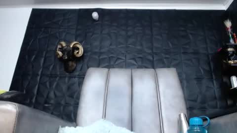 Snapshot of cristal_smith06 chatting on February 28, 2026, 12:33 am Hanna online show from February 28, 2026, 12:33 am