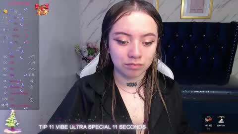 Snapshot of cristal_v_ chatting on December 16, 2024, 8:05 pm Cristal online show from December 16, 2024, 8:05 pm
