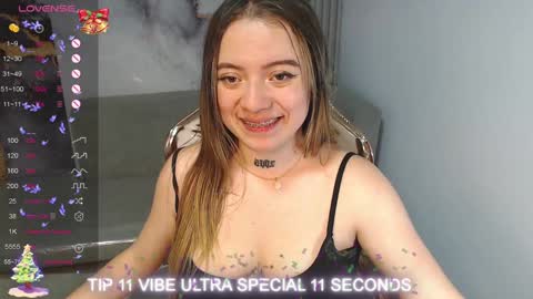 Snapshot of cristal_v_ chatting on December 19, 2024, 6:23 am Cristal online show from December 19, 2024, 6:23 am