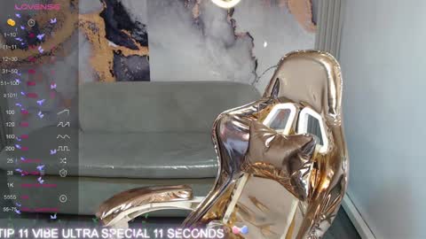 Snapshot of cristal_v_ chatting on January 22, 2025, 2:59 am Cristal online show from January 22, 2025, 2:59 am