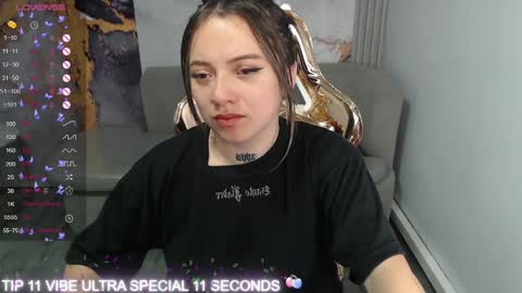 Snapshot of cristal_v_ chatting on January 30, 2025, 9:47 am Cristal online show from January 30, 2025, 9:47 am