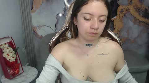 Snapshot of cristal_v_ chatting on March 11, 2025, 3:59 am Cristal online show from March 11, 2025, 3:59 am