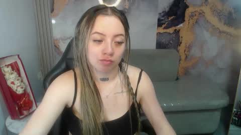 Snapshot of cristal_v_ chatting on September 9, 2025, 3:06 am Cristal online show from September 9, 2025, 3:06 am
